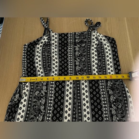 Boho Paisley Geometric print wide leg cropped jumpsuit in plus size•••Size 2X - Picture 9 of 12